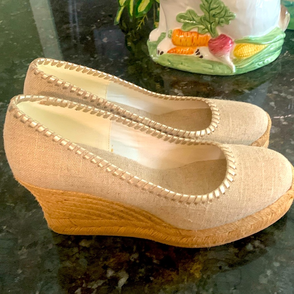 Jack Rogers Wedge espadrille, size 7, beige closed toe
